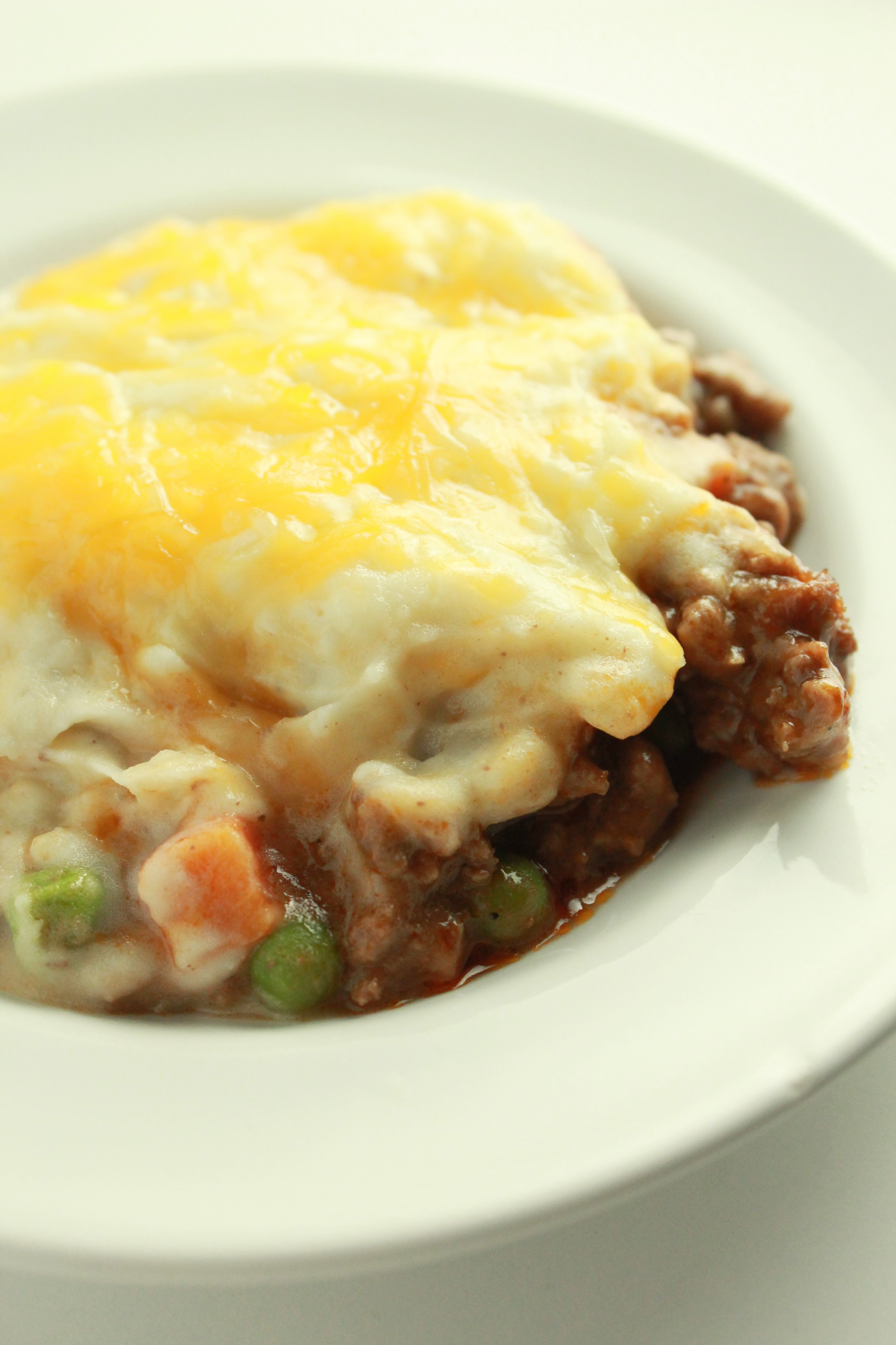 Quick and Easy Family Dinners featured by top US food blog, Practically Homemade: shephards pie skillet