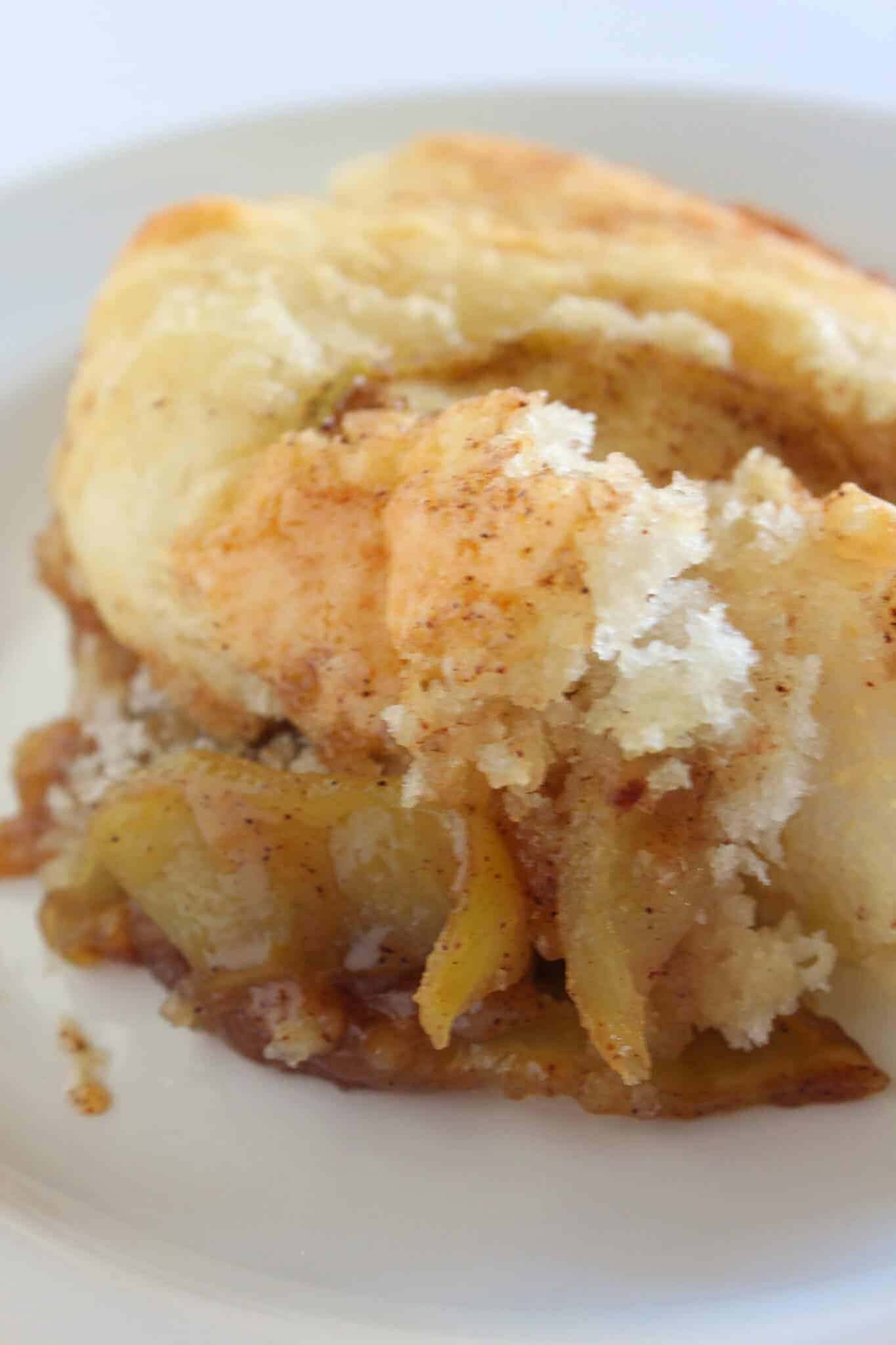 Popular 2019 Recipes featured by top US food blog, Practically Homemade: apple cobbler