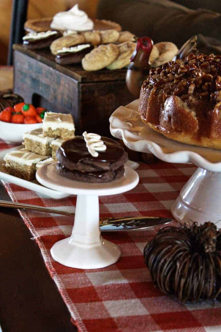 Festive Thanksgiving Dessert Table Ideas
