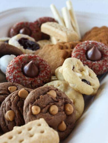 How to Make an Easy Holiday Cookie Tray tips featured by top US cookie blog, Practically Homemade
