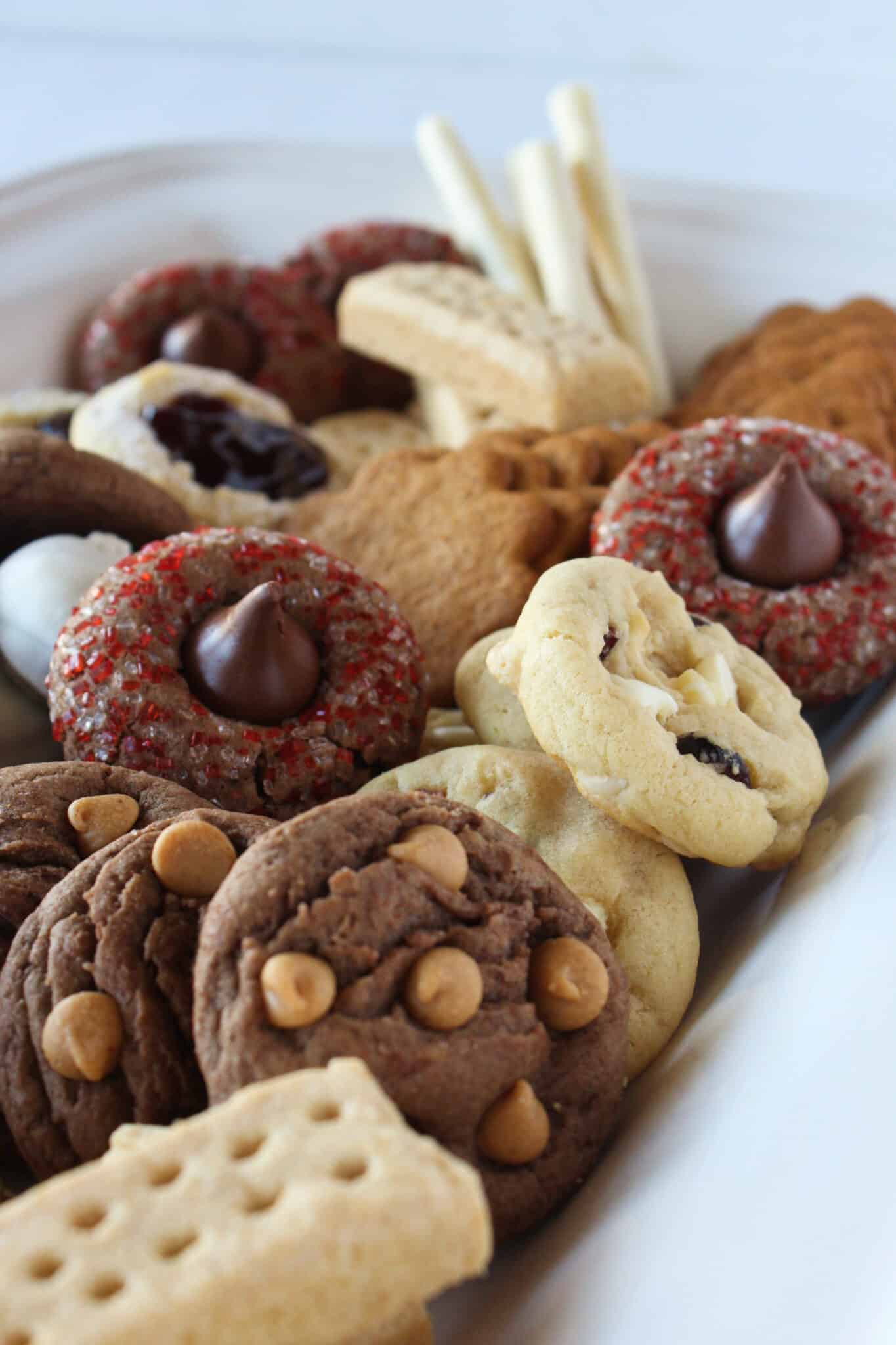 How to Make an Easy Holiday Cookie Tray tips featured by top US cookie blog, Practically Homemade