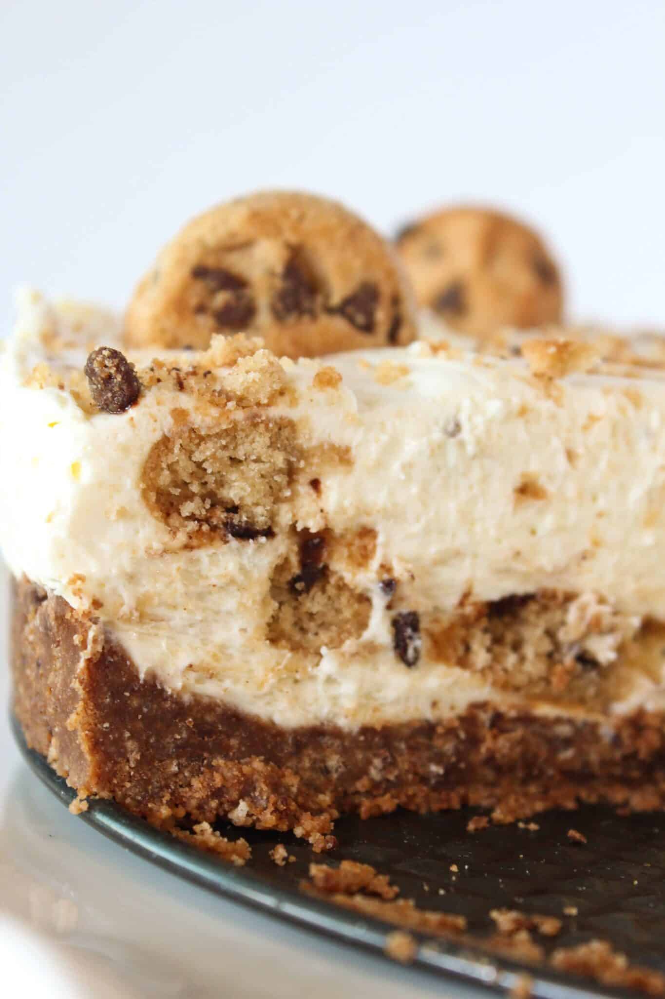 Best No Bake Cheesecakes of 2020 featured by top US dessert blogger, Practically Homemade: no bake chocolate chip cookie cheesecake