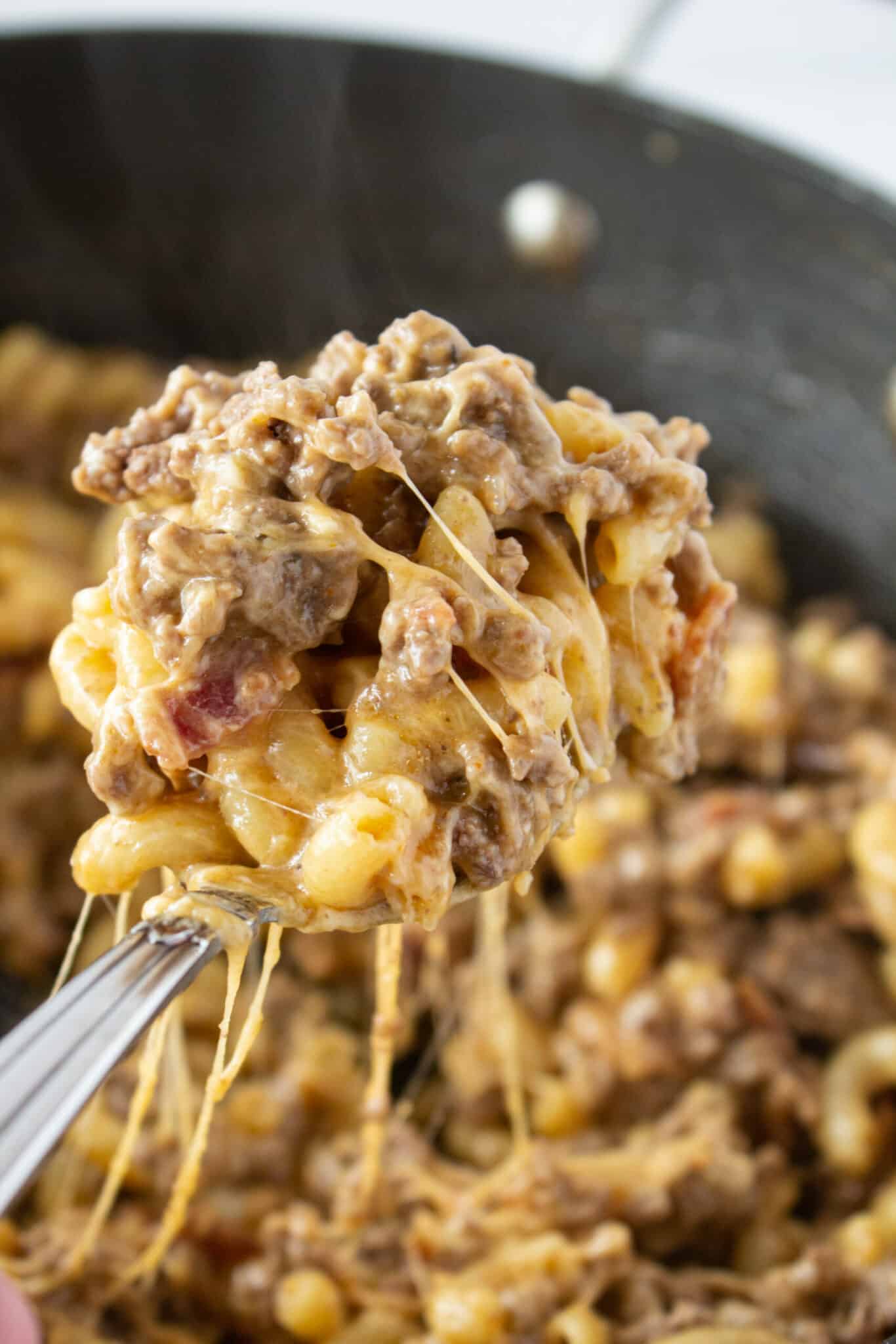 Weeknight Dinners: Easy Bacon Cheeseburger Pasta Skillet, a recipe featured by top US food blogger, Practically Homemade