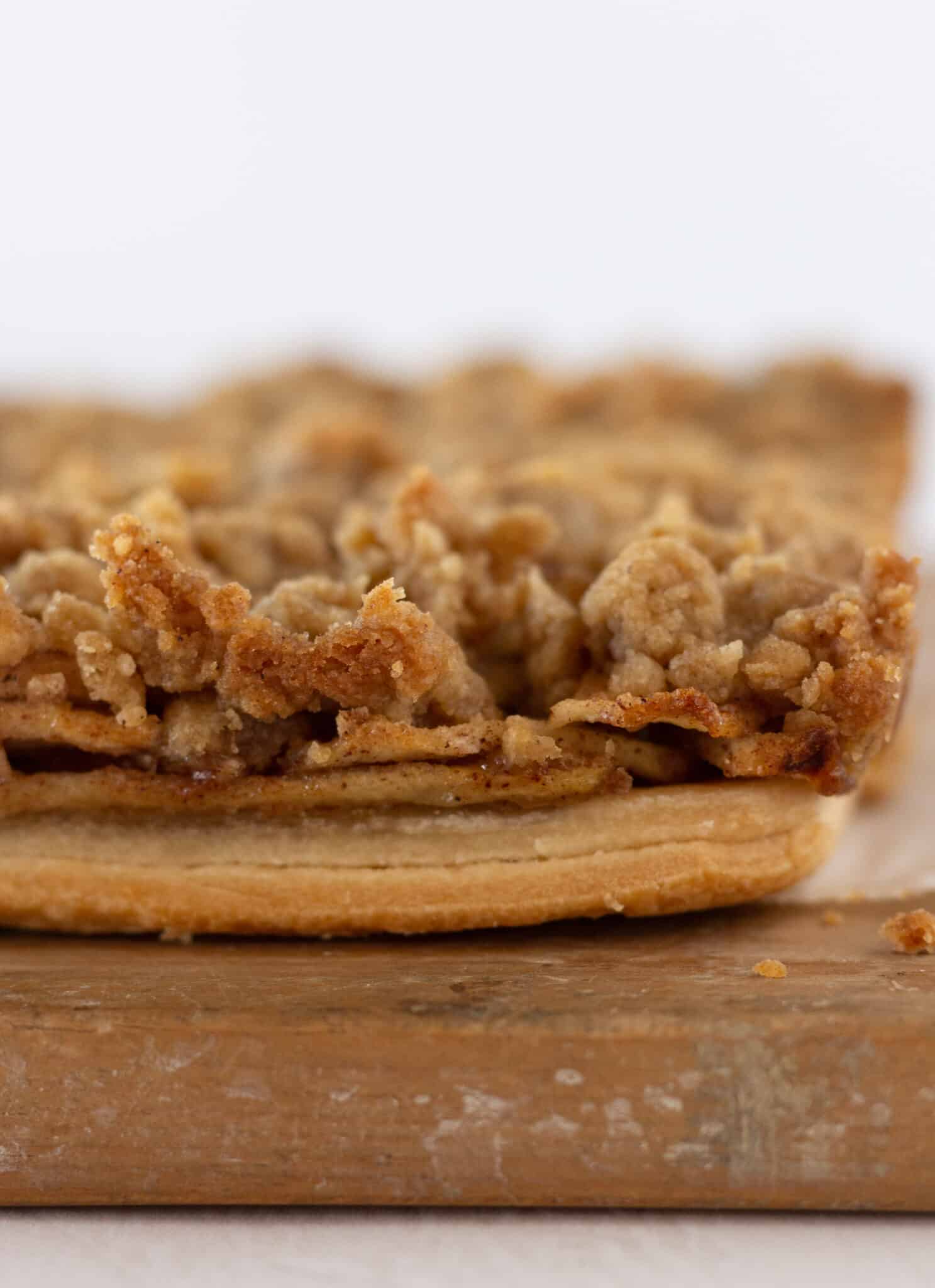 Easy Fall Desserts: Dutch Apple Pie Bars Recipe featured by top US dessert blog, Practically HomemadeEasy Fall Desserts: Dutch Apple Pie Bars Recipe featured by top US dessert blog, Practically Homemade