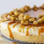 A whole caramel apple cheesecake that is no bake.