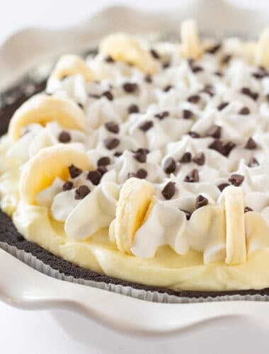 Chocolate Chip Banana Cream Pie Recipe with a Pudding Mix, a Thanksgiving recipe featured by top US dessert blogger, Practically Homemade