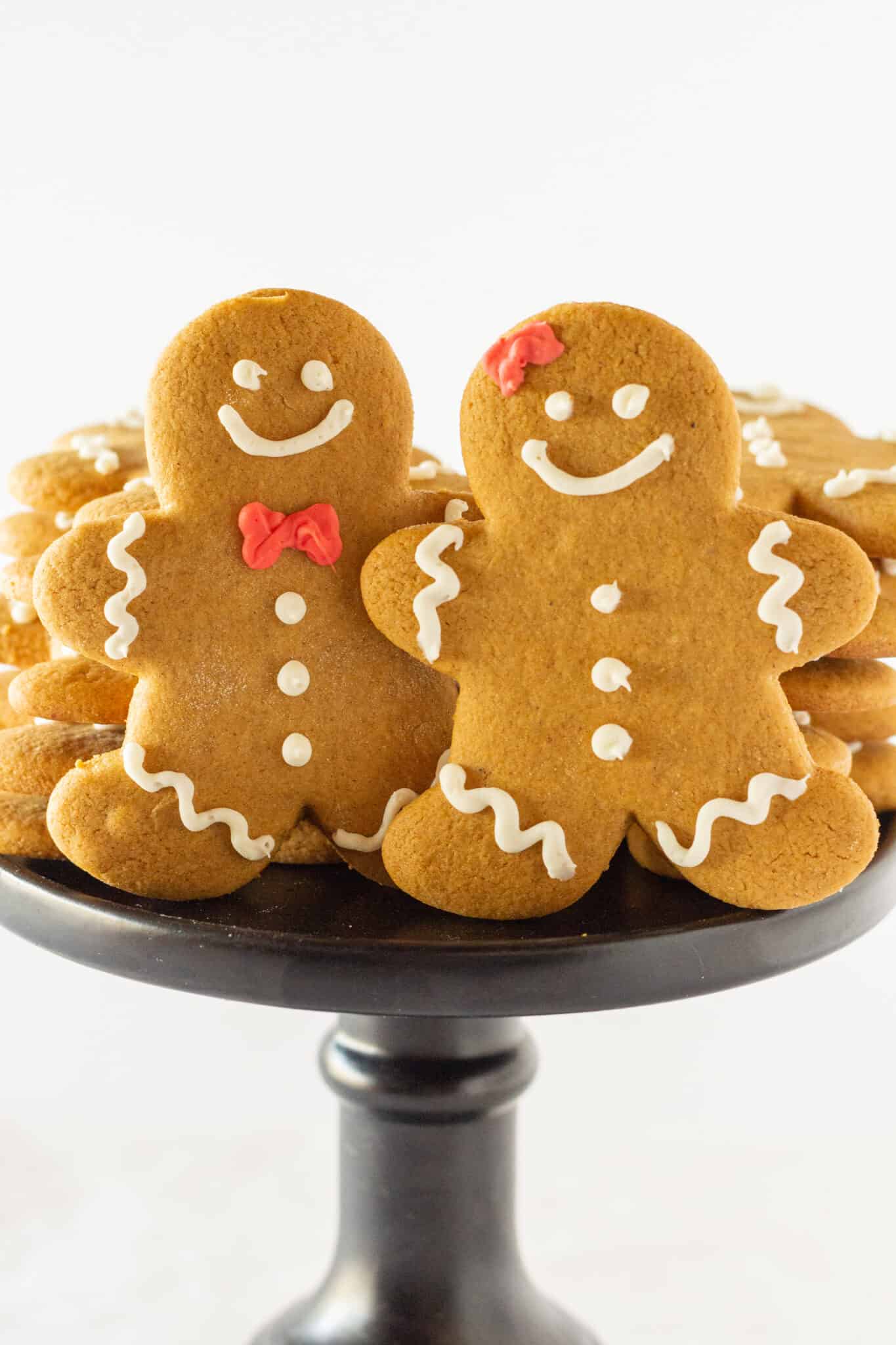 Easy and Delicious Christmas Cookies Recipes for the Holidays featured by top US cookie blog, Practically Homemade: Gingerbread Men Cookies