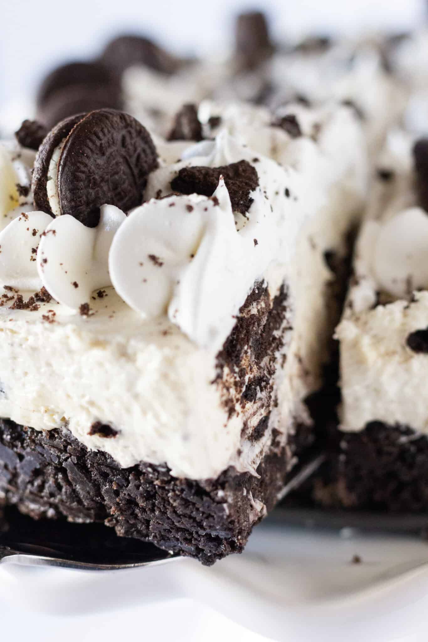 Oreo No Bake Cheesecake Recipe featured by top US dessert blogger, Practically Homemade