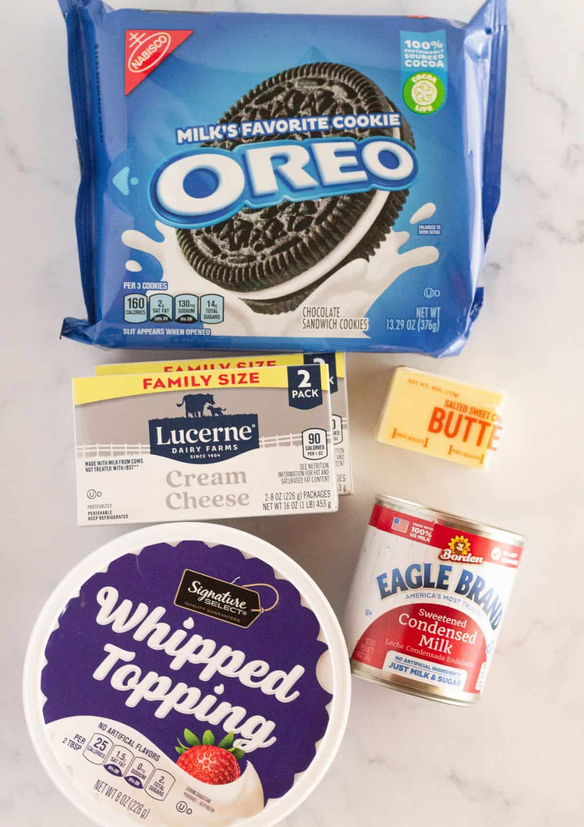 The ingredients needed to make Oreo no bake cheesecake.
