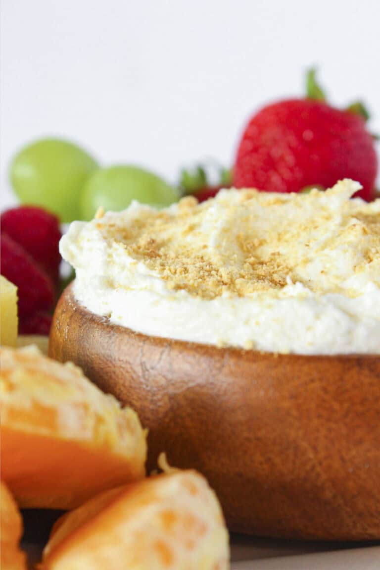 Quick and Easy Cheesecake Dip for Fruit