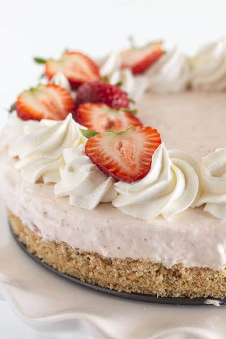 Easy No Bake Strawberry Cheesecake Recipe